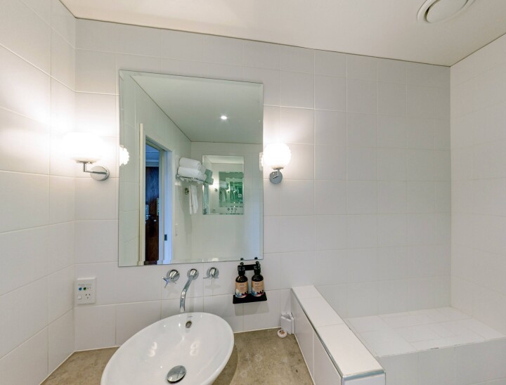 Rutherford Hotel Stills 5